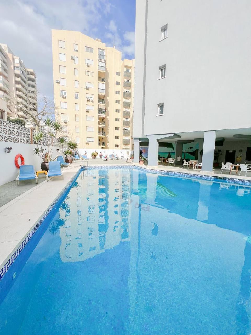 Palm Beach Aparment Sea Views Torremolinos Buitenkant foto
