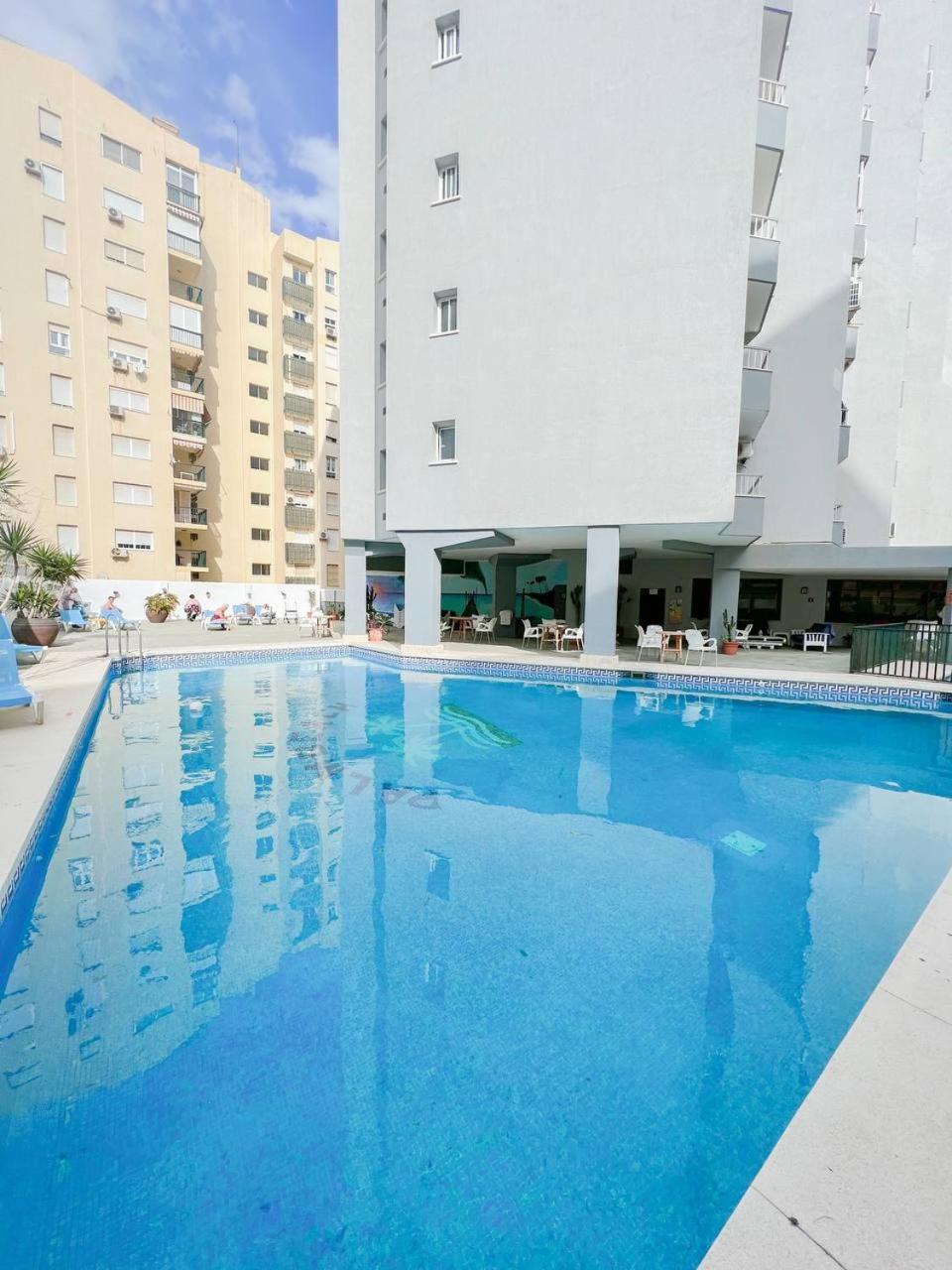 Palm Beach Aparment Sea Views Torremolinos Buitenkant foto