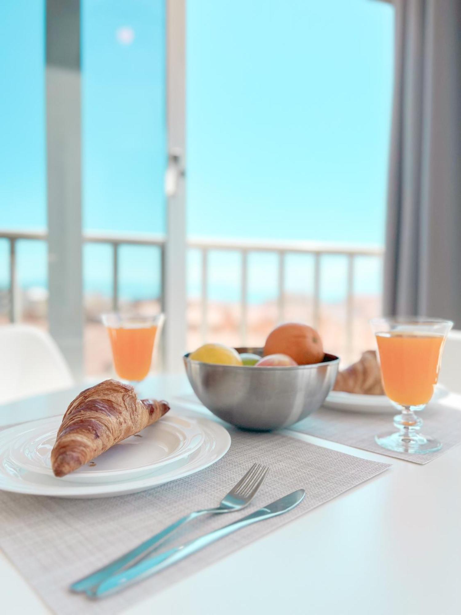 Palm Beach Aparment Sea Views Torremolinos Buitenkant foto