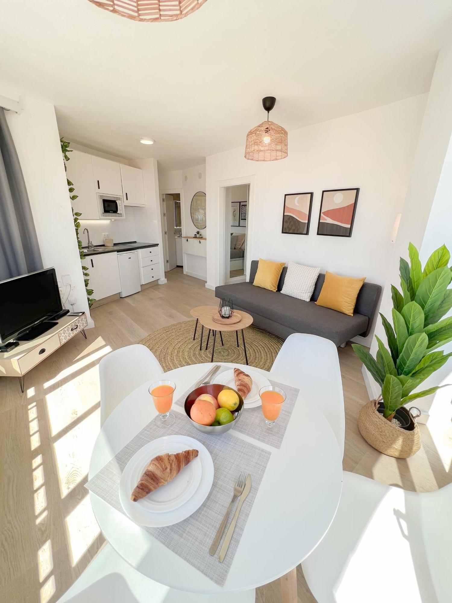 Palm Beach Aparment Sea Views Torremolinos Buitenkant foto